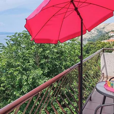 2 Bedroom Awesome In Apartment *