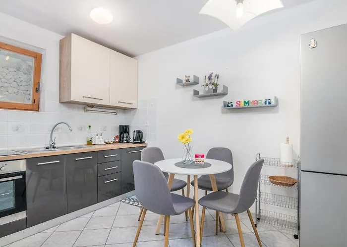 Lovely In Stara Baska Appartement Punat